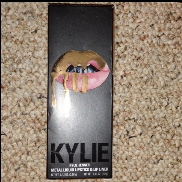 Kylie Cosmeric Midnight Kit